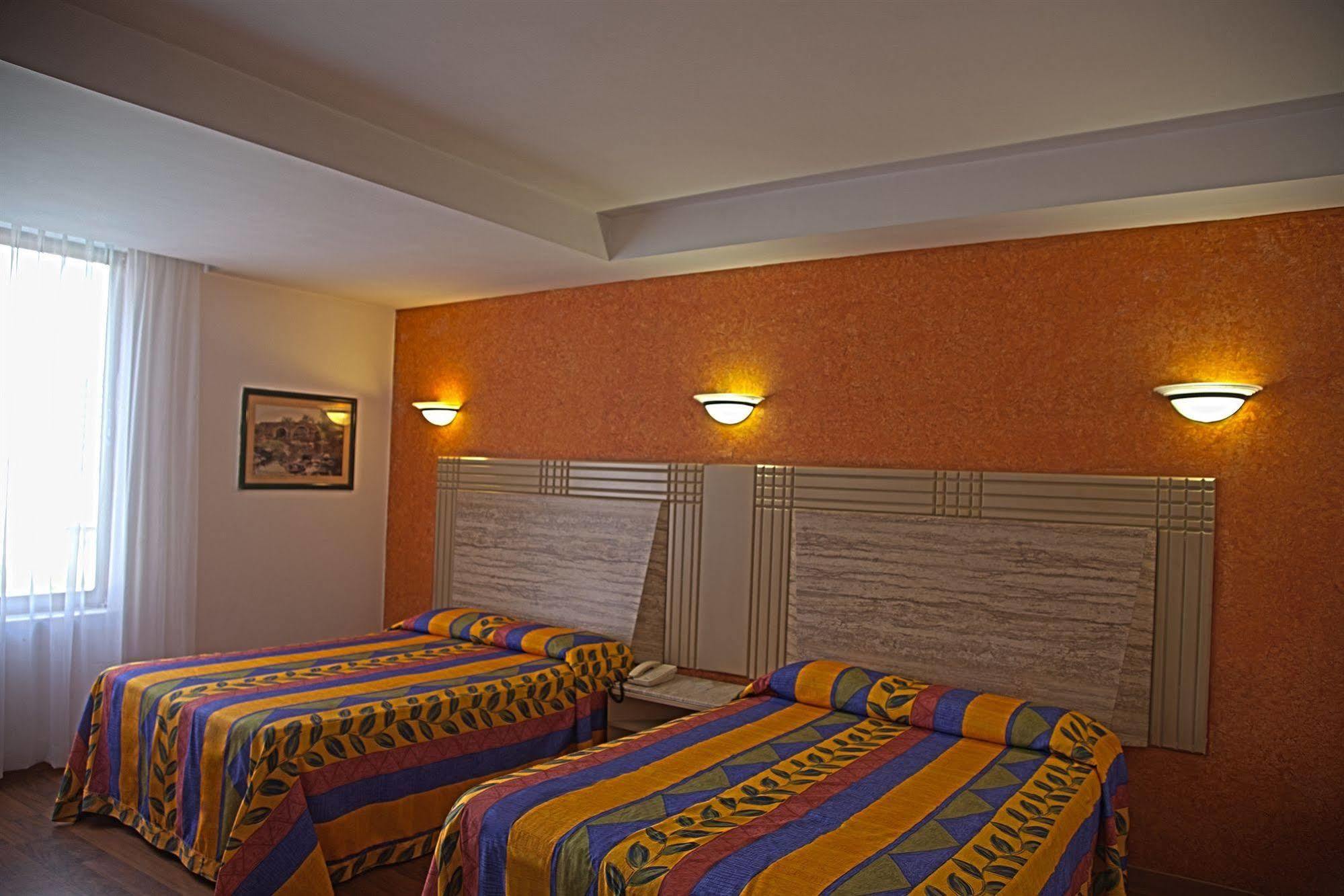 Hotel Cervantes Guadalajara Zewnętrze zdjęcie